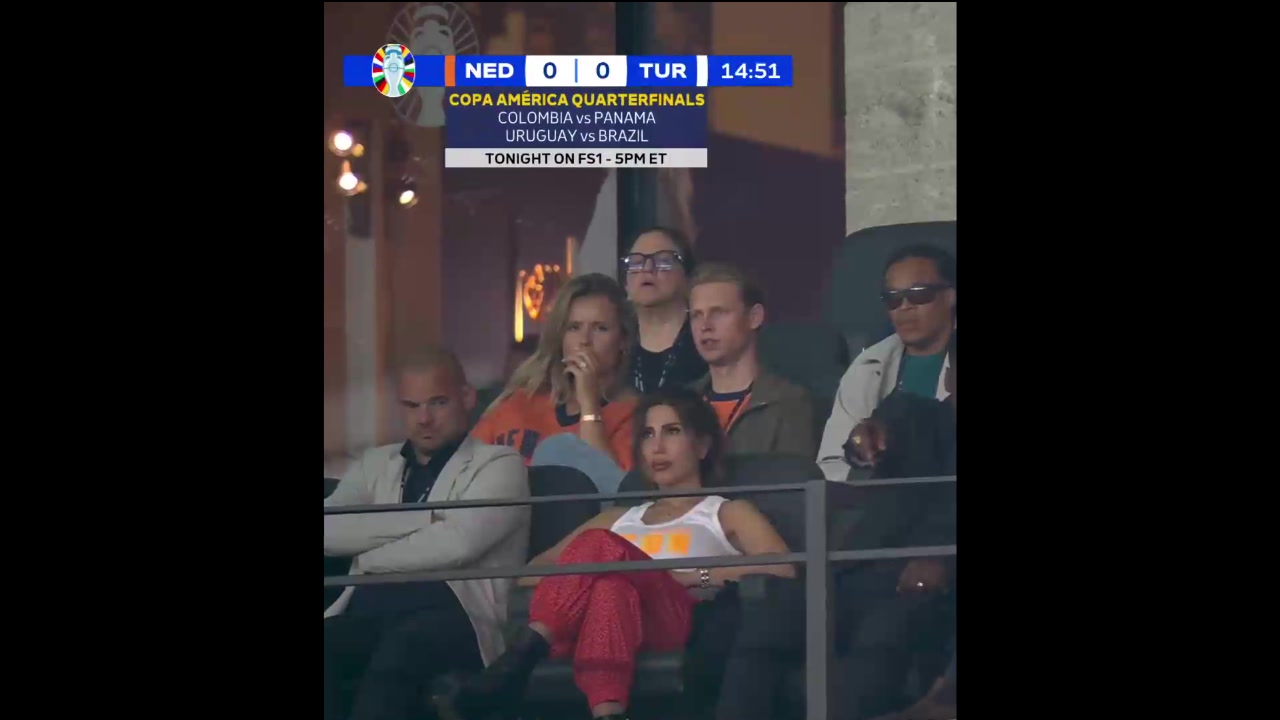 斯内德夫妇&德容和女友观战荷兰队比赛